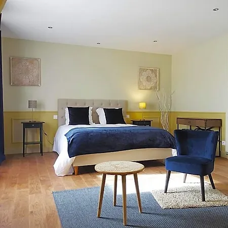 Les Premontres Bed and Breakfast 3*