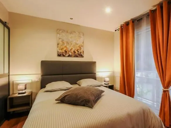 Les Premontres Oda ve Kahvaltı Falaise (Calvados)